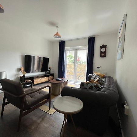 Kent, Dartford Station Apartments ภายนอก รูปภาพ