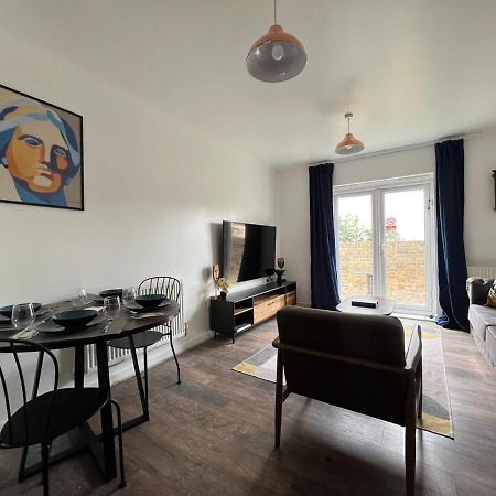 Kent, Dartford Station Apartments ภายนอก รูปภาพ
