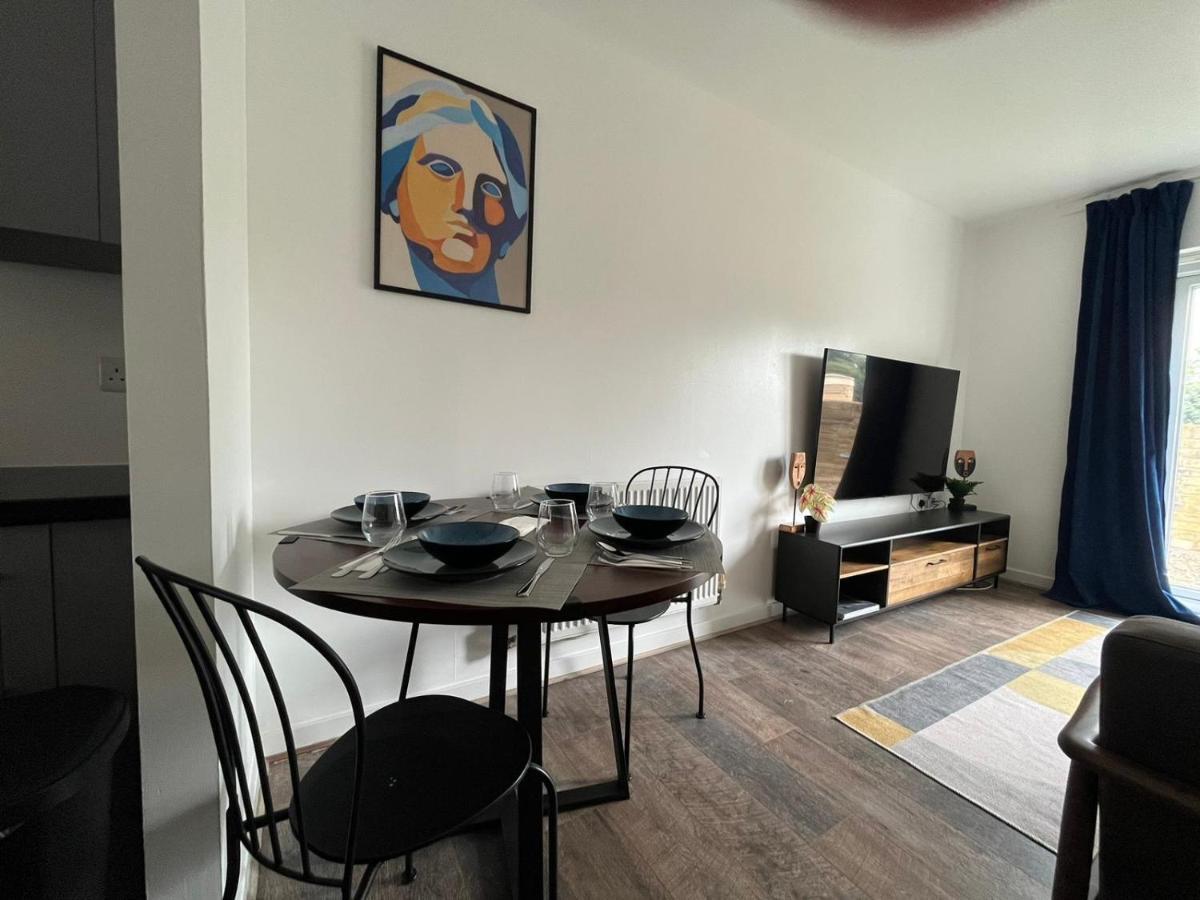 Kent, Dartford Station Apartments ภายนอก รูปภาพ