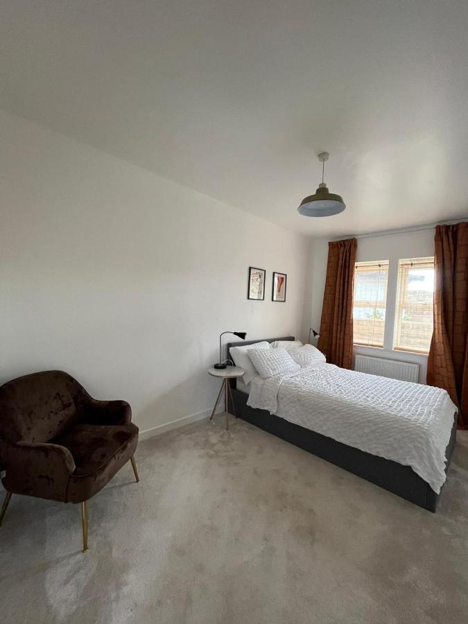 Kent, Dartford Station Apartments ภายนอก รูปภาพ