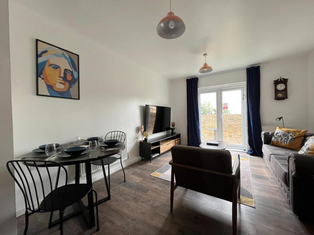 Kent, Dartford Station Apartments ภายนอก รูปภาพ